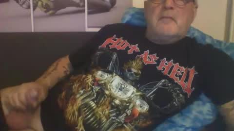 Snapshot of sexypaa chatting on 01.21.25 sexypaa online show from 01.21.25