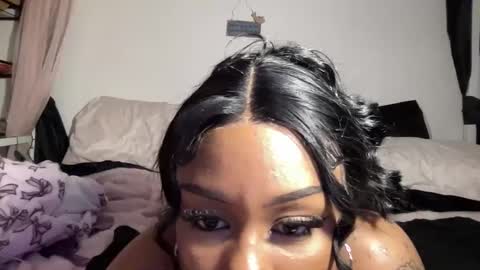 Snapshot of sexysiren7 chatting on 12.06.24 Dream online show from 12.06.24