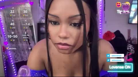 Snapshot of sexysiren7 chatting on 11.18.25 Dream online show from 11.18.25