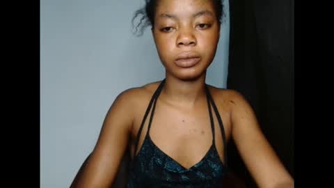 Snapshot of sexyxpeach chatting on 10.17.25 sexyxpeach online show from 10.17.25