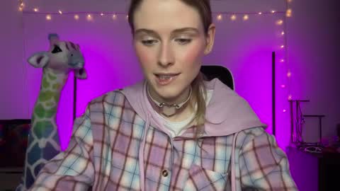 Snapshot of shadebabe chatting on 12.29.24 shadebabe online show from 12.29.24