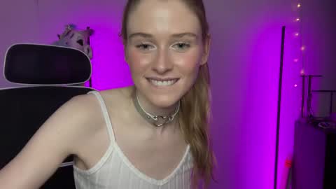 Snapshot of shadebabe chatting on 03.08.25 shadebabe online show from 03.08.25