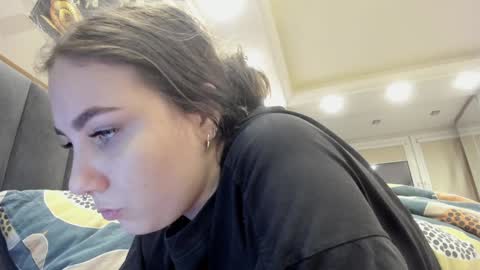 Snapshot of shadow_raffi chatting on 12.22.24 shadow_raffi online show from 12.22.24