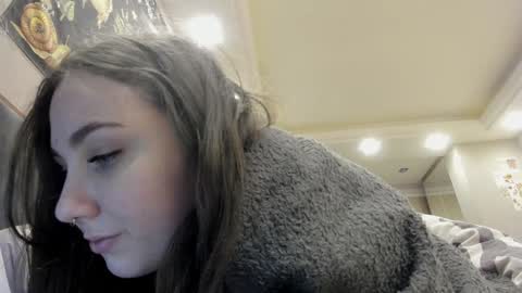 Snapshot of shadow_raffi chatting on 01.05.25 shadow_raffi online show from 01.05.25