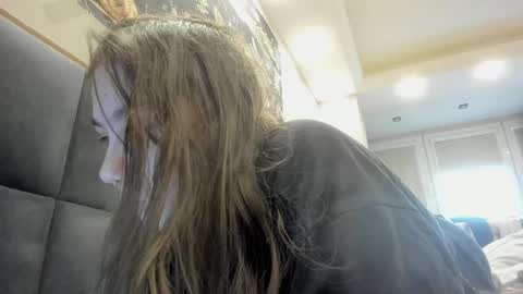 Snapshot of shadow_raffi chatting on 02.16.25 shadow_raffi online show from 02.16.25