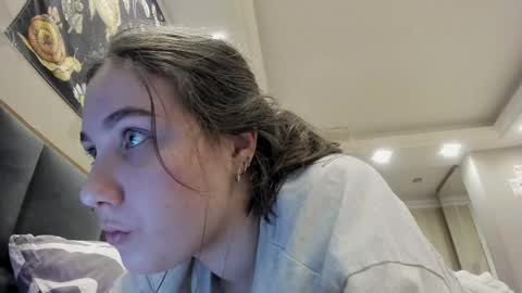 Snapshot of shadow_raffi chatting on 03.01.25 shadow_raffi online show from 03.01.25