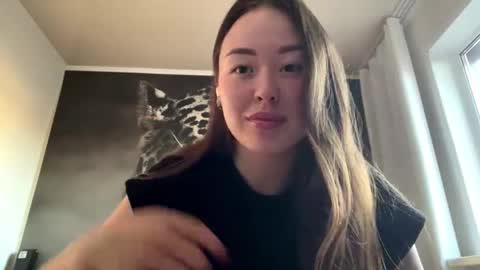 Snapshot of shakitaconnett chatting on 11.16.25 Hana online show from 11.16.25