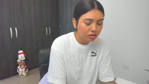 Snapshot of shanabellucy chatting on 12.20.24 onlyfans shanabellucy online show from 12.20.24