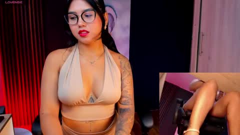 Snapshot of shanabellucy chatting on 10.12.25 onlyfans shanabellucy online show from 10.12.25