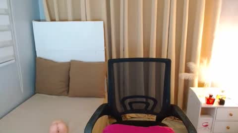 Snapshot of shanaiamiraclets chatting on 02.20.25 miraclets online show from 02.20.25