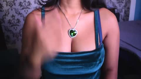 Snapshot of shanaya_indian chatting on 01.10.25 shanaya indian online show from 01.10.25