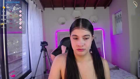 Snapshot of shannakendall chatting on 01.21.25 Shana online show from 01.21.25