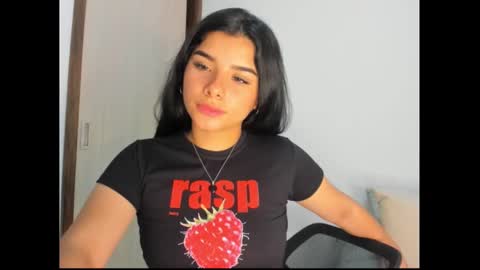 Snapshot of shara_jones chatting on 03.07.25 Sara online show from 03.07.25