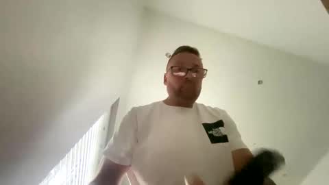 Snapshot of sharksboy16 chatting on 12.07.24 Sharksboy online show from 12.07.24