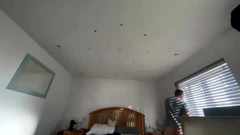 Snapshot of sharksboy16 chatting on 01.02.25 Sharksboy online show from 01.02.25