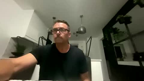 Snapshot of sharksboy16 chatting on 10.02.25 Sharksboy online show from 10.02.25