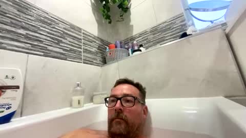 Snapshot of sharksboy16 chatting on 10.15.25 Sharksboy online show from 10.15.25