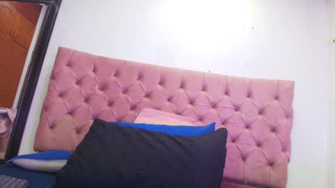 Snapshot of sharlott_kiss chatting on 01.15.25 Sharlott online show from 01.15.25