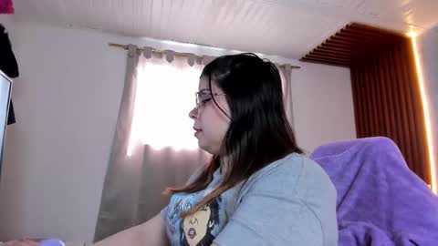 Snapshot of shasha_bloom chatting on 09.15.25 SASHA BLOOM online show from 09.15.25