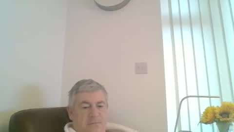 Snapshot of she52 chatting on 01.24.25 she52 online show from 01.24.25