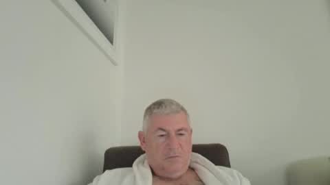 Snapshot of she52 chatting on 10.29.25 she52 online show from 10.29.25