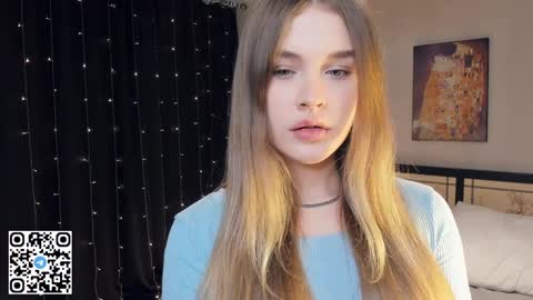 Snapshot of sheenaeast chatting on 12.29.24 Violet online show from 12.29.24