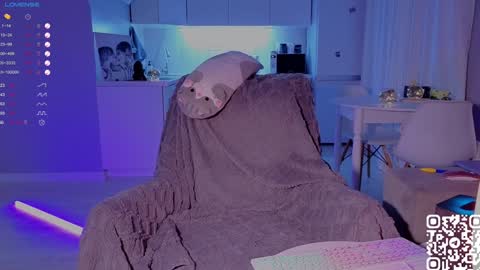 Snapshot of shey1i chatting on 01.12.25 Sheyli online show from 01.12.25