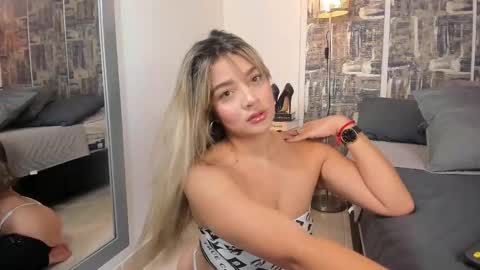 SHOFIA online show from 10.17.25