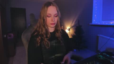 Snapshot of shorty_di chatting on 12.15.24 Diana online show from 12.15.24