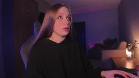 Snapshot of shorty_di chatting on 12.22.24 Diana online show from 12.22.24