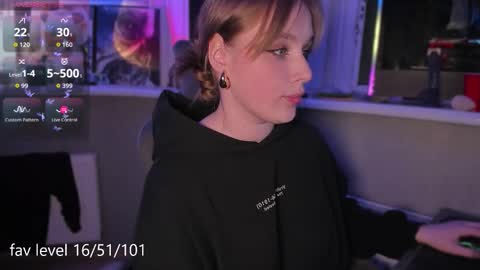 Snapshot of shorty_di chatting on 10.08.25 Diana online show from 10.08.25