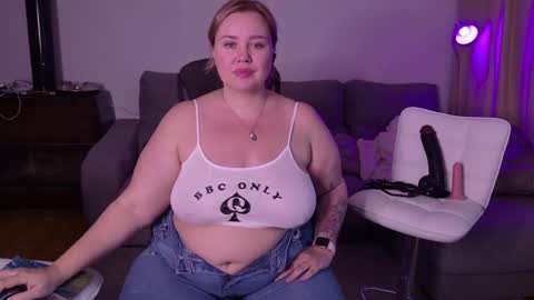 Snapshot of showmebbw chatting on 03.10.25 Mimi online show from 03.10.25