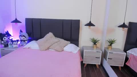 Snapshot of sialilith chatting on 11.10.25 Lilith online show from 11.10.25