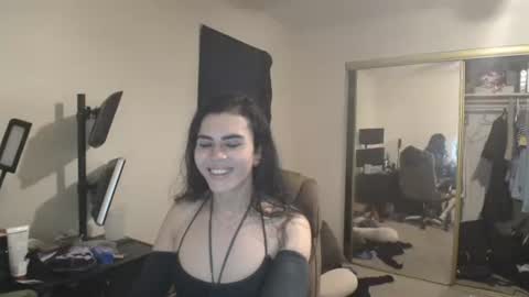 Snapshot of siennalilbunnykate chatting on 01.19.25 Nicole Zelaya Ferrati  Niky Ferrati online show from 01.19.25