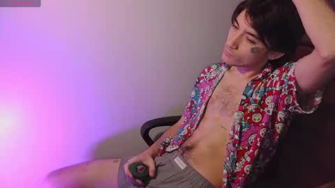 Snapshot of silly_cybin chatting on 02.05.25 cybin online show from 02.05.25