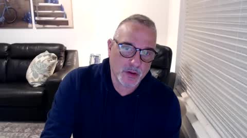 Snapshot of silveroli187 chatting on 02.27.25 silveroli187 online show from 02.27.25