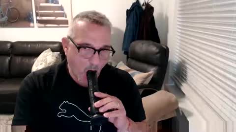 Snapshot of silveroli187 chatting on 09.15.25 silveroli187 online show from 09.15.25