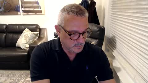 Snapshot of silveroli187 chatting on 09.17.25 silveroli187 online show from 09.17.25