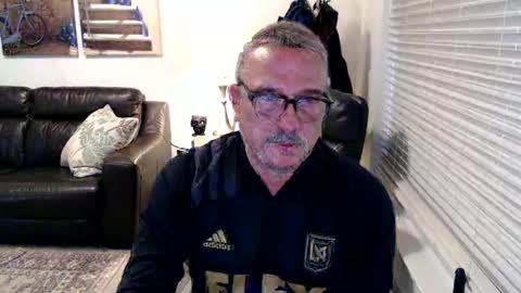 Snapshot of silveroli187 chatting on 10.09.25 silveroli187 online show from 10.09.25