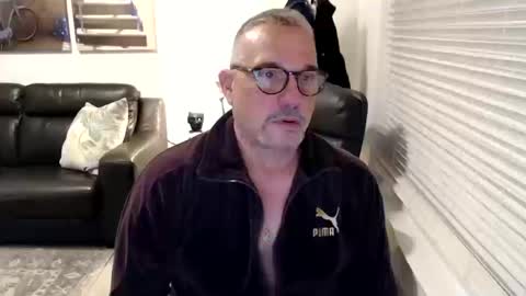 Snapshot of silveroli187 chatting on 10.14.25 silveroli187 online show from 10.14.25