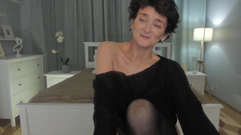 Snapshot of simonadebeauvoir chatting on 02.08.25 Simona online show from 02.08.25