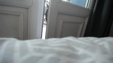 Sofi wed. - sat. 11am - 11 pm and Santi with Sofi sun.. - tue. 11 am - 5 pm  europe online show from 12.20.24