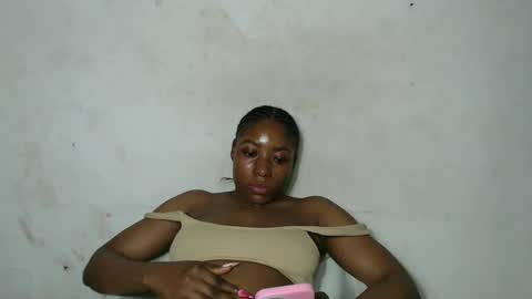 Snapshot of sinfulbicth chatting on 09.30.25 sinfulbicth online show from 09.30.25