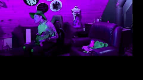 Snapshot of siphonophorstrings chatting on 11.02.25 Dustbunnyfoofoo online show from 11.02.25