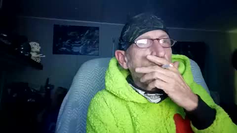 Snapshot of sir_cams_a_lot chatting on 11.15.25 Sir cams online show from 11.15.25