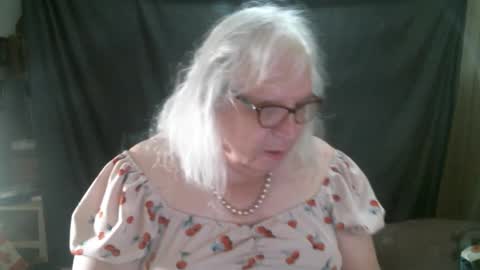Sissy Diane online show from 10.18.25