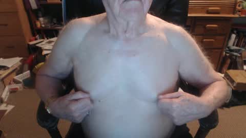 Snapshot of sjbottomboi chatting on 10.02.25 sjbottomboi online show from 10.02.25