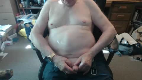 Snapshot of sjbottomboi chatting on 10.28.25 sjbottomboi online show from 10.28.25