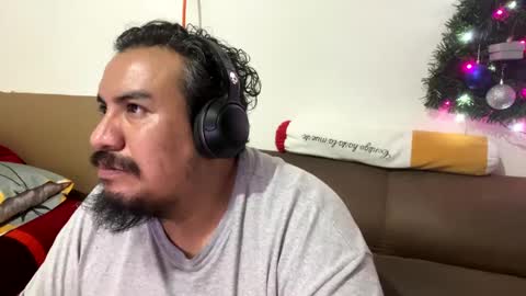 Snapshot of skinhell chatting on 01.05.25 Elias online show from 01.05.25