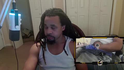 Snapshot of skinzandbait chatting on 12.17.24 strokerpoker online show from 12.17.24